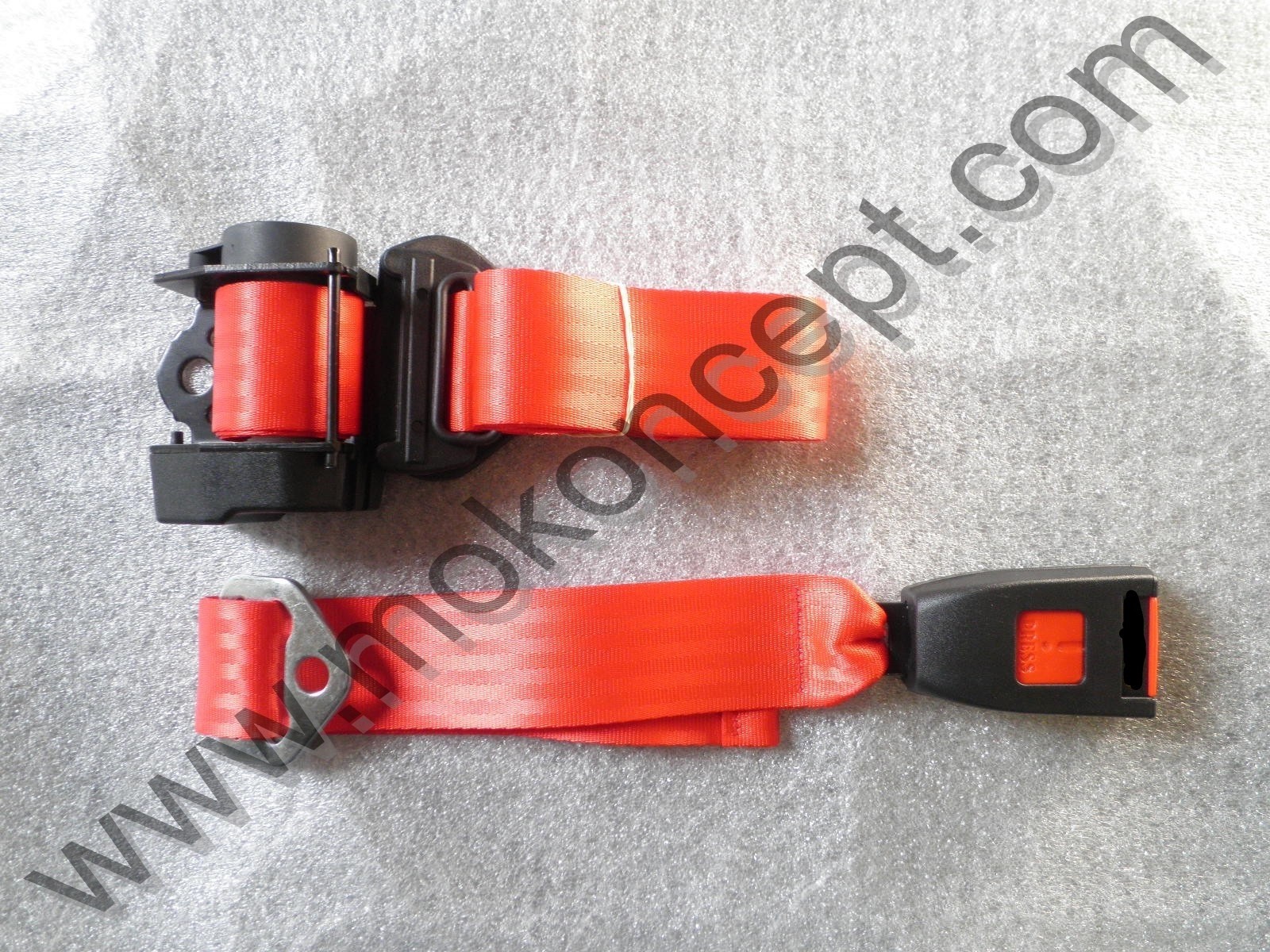 Ceinture de sécurité arrière rouge