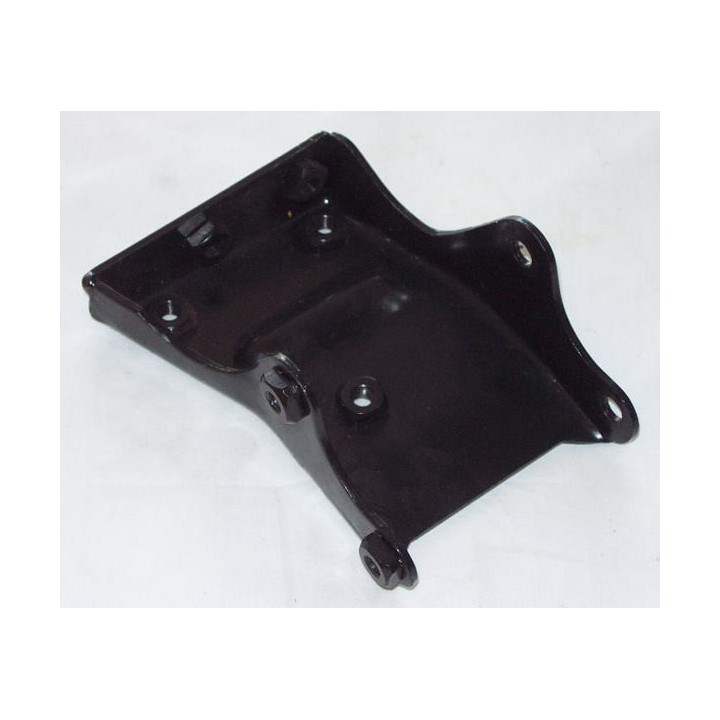 Patte de fixation moteur coté radiateur