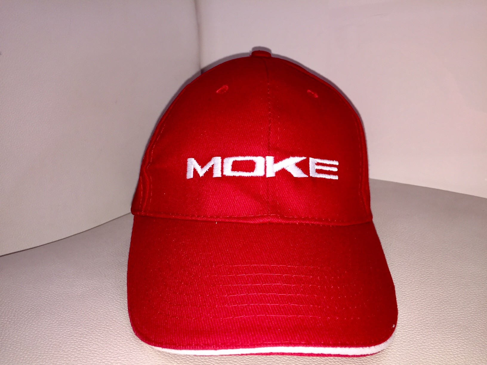 Casquette ajustable Moke rouge/blanc