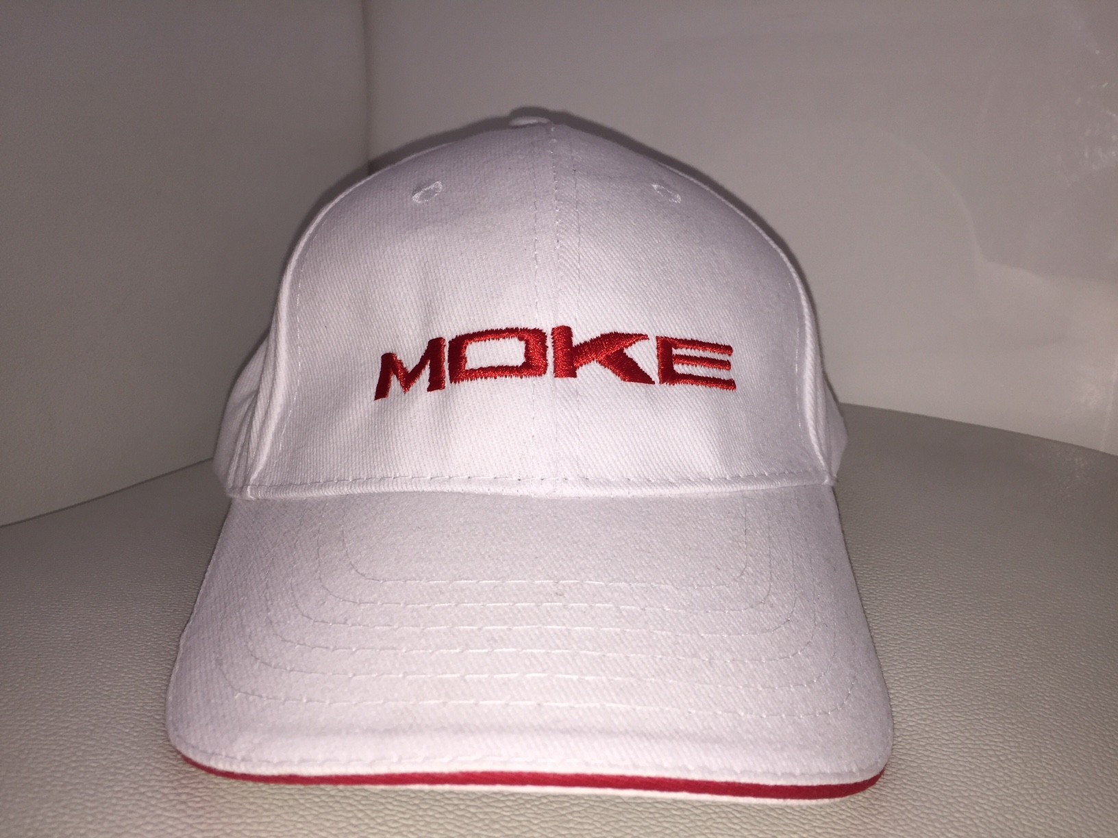Casquette ajustable Moke blanc/rouge