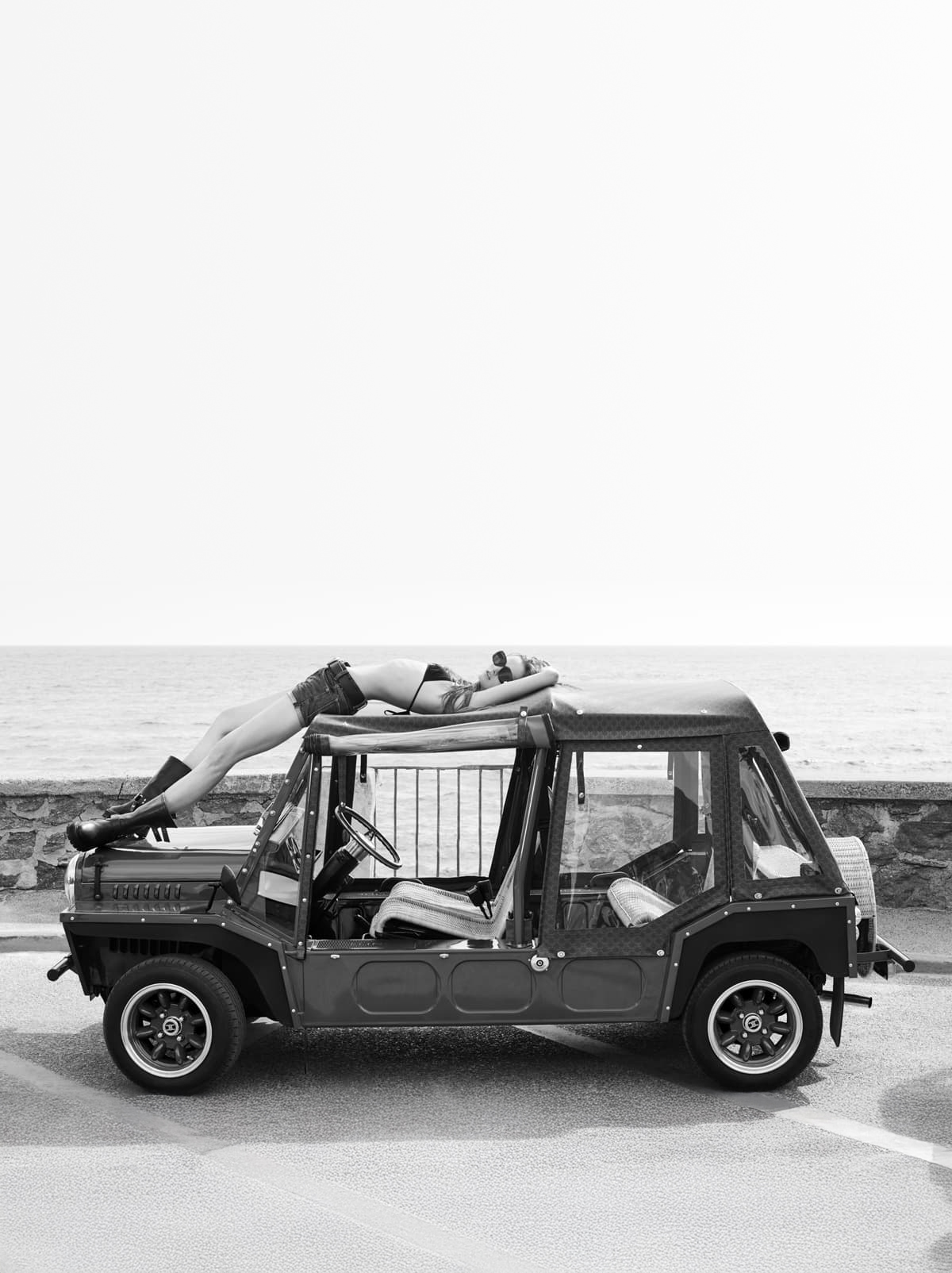 <p>Nous vous proposons une sélection complète et de qualité pour répondre à tous les besoins de votre Moke.</p>
<p>Que ce soit pour restaurer son charme d'origine, améliorer ses performances ou personnaliser son style, chaque pièce a été soigneusement choisie pour garantir fiabilité, durabilité et esthétisme.</p>